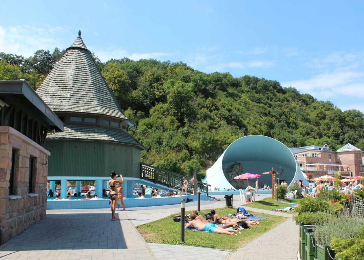 Smart Szallas Apartman Miskolc Luaran gambar